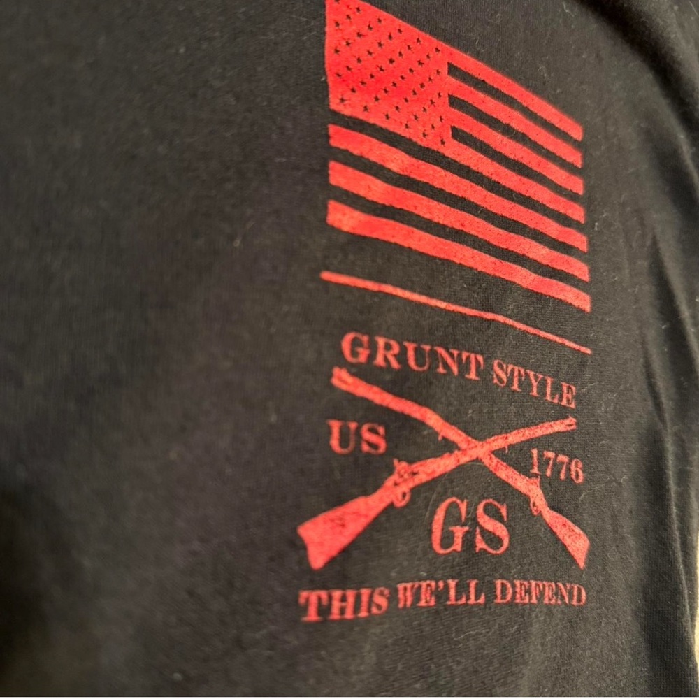 V-neck Grunt Style Black Tee with American Flag Graphic - Picture 3 of 4